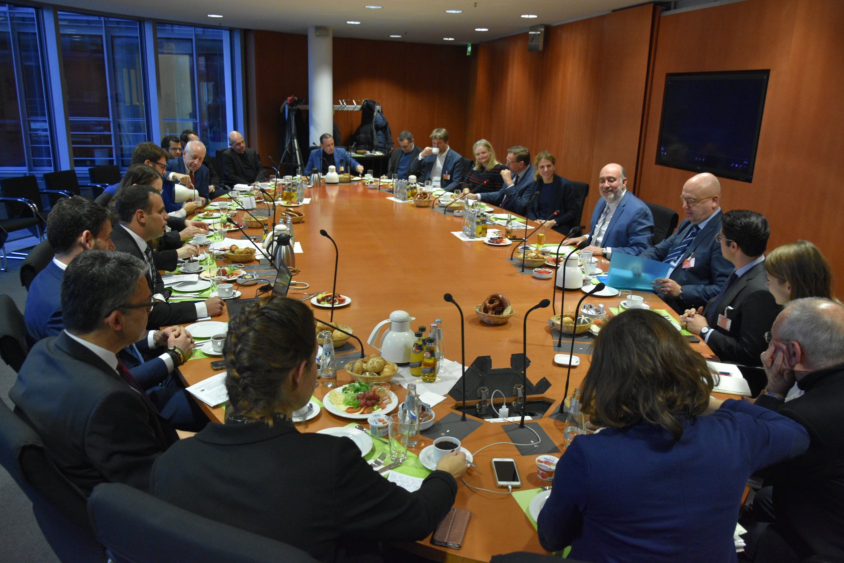 NAFFO Parlamentarisches Frühstück mit Botschafter Ron Prosor, Dr ...